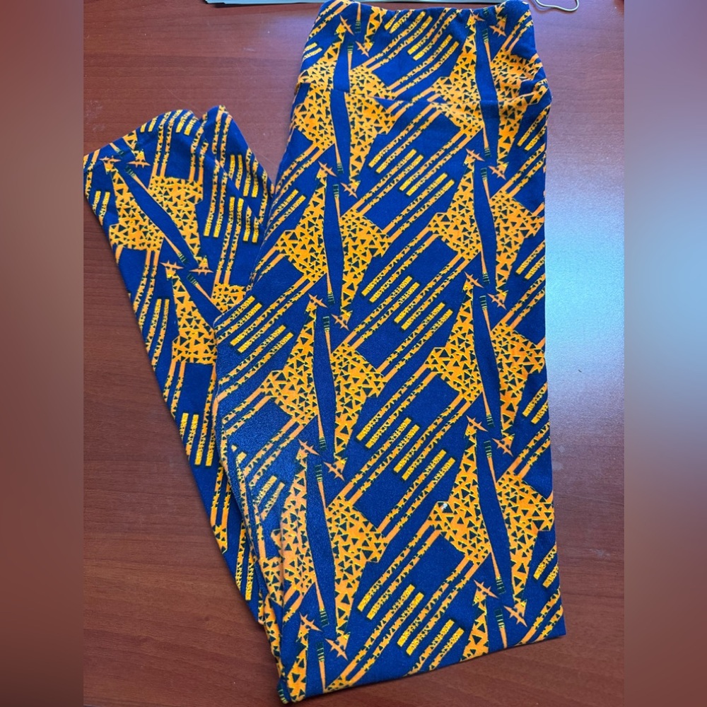 Vibrant Giraffe Print Leggings